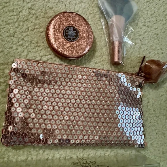 MAC COSMETICS EXTRA DIMENSION SHOW GOLD /Rose Gold Makeup Set with brush - Picture 6 of 7